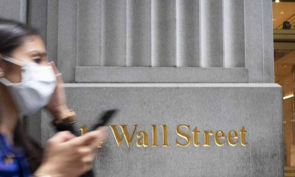Αισιοδοξία στη Wall Street: Έκλεισε με άνοδο λόγω εορταστικής κίνησης και πετρελαίου